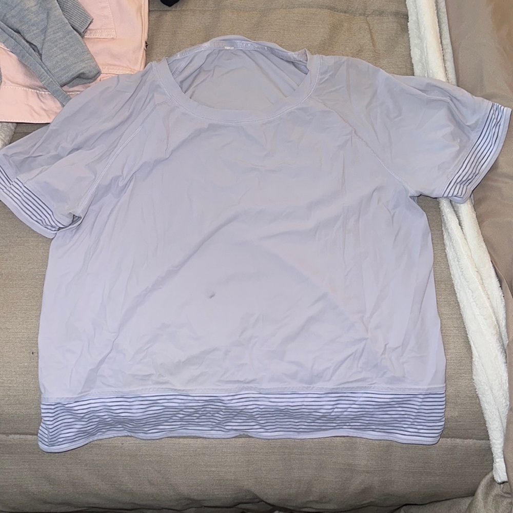 Lulu Lemon size 6 purple/lavender crop top!!!
